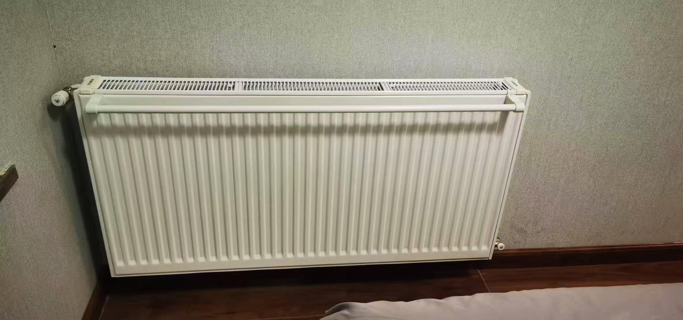 春之晖钢制板式散热器生产实拍