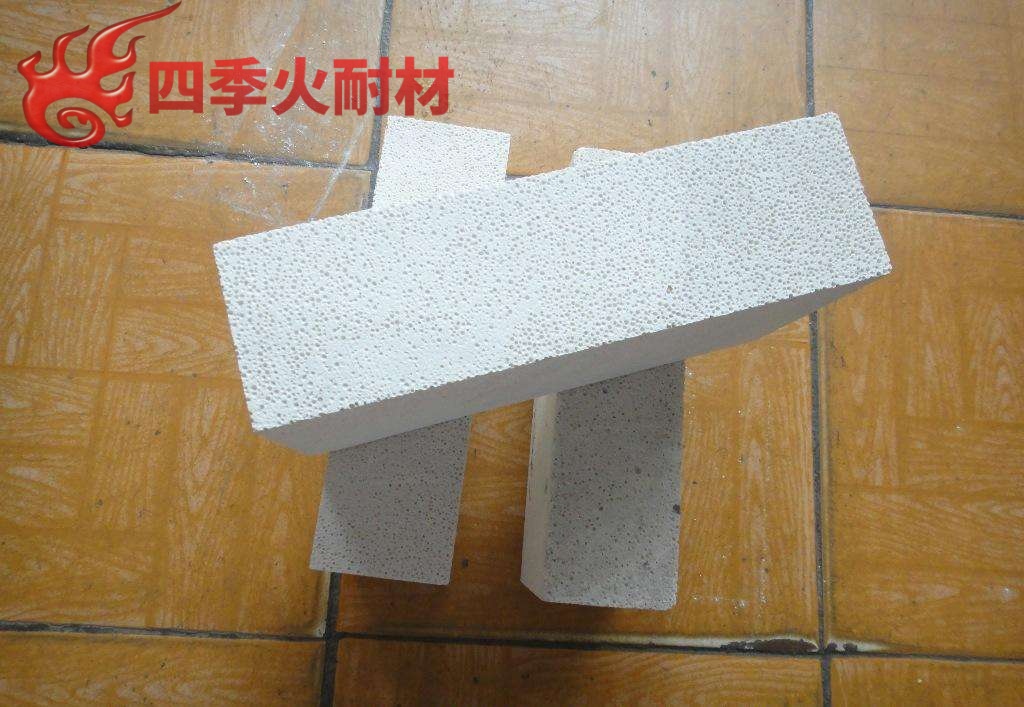 四季火浇注料生产车间