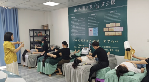 2026年深圳艾灸师培训机构推荐:蕲艾非遗传承与实战教学深度解析