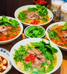 2026年重庆霸舌总部品牌解析:从原料到终端的连锁运营