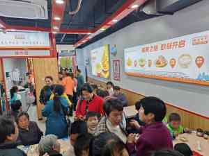 2026年中式小吃加盟怎么选?武太太锅贴500+门店解析