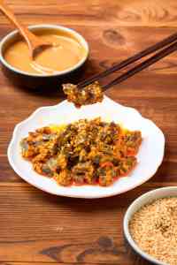2026年休闲零食爆款推荐:捍味食品麻酱爆肚脆系列深度解析