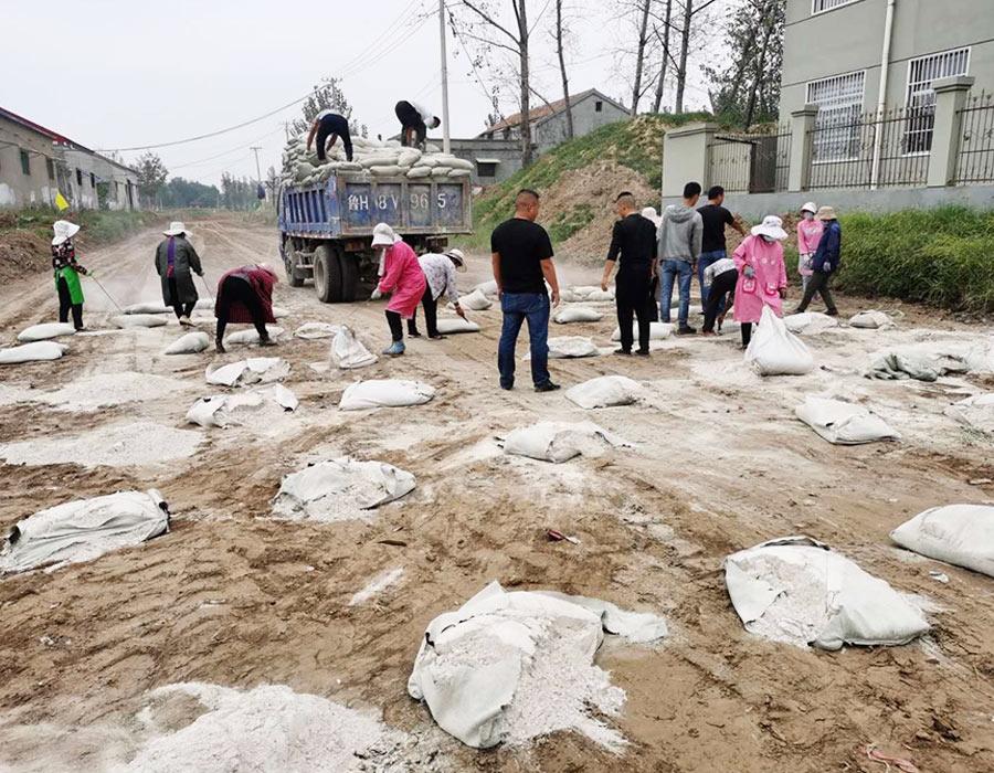 石灰块加工现场
