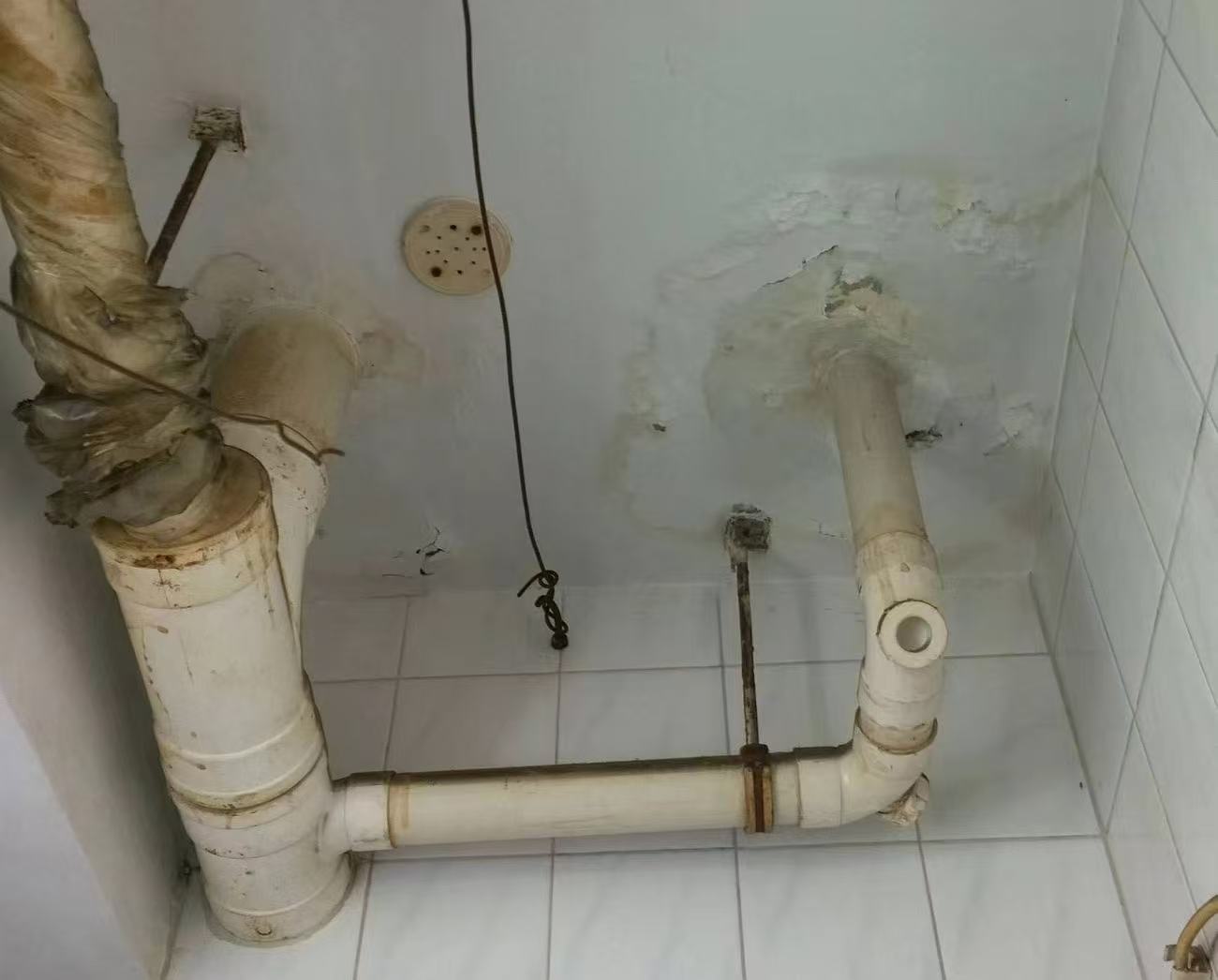 窗台渗水维修施工细节