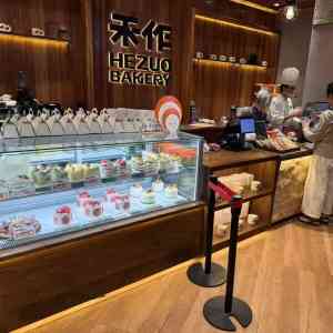 2026年成都落地展柜代加工厂家推荐:专业烘焙展柜定制服务商