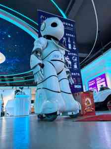 2026年表演机器人品牌推荐：上海紫羲科技专注机器人表演服定制与出租