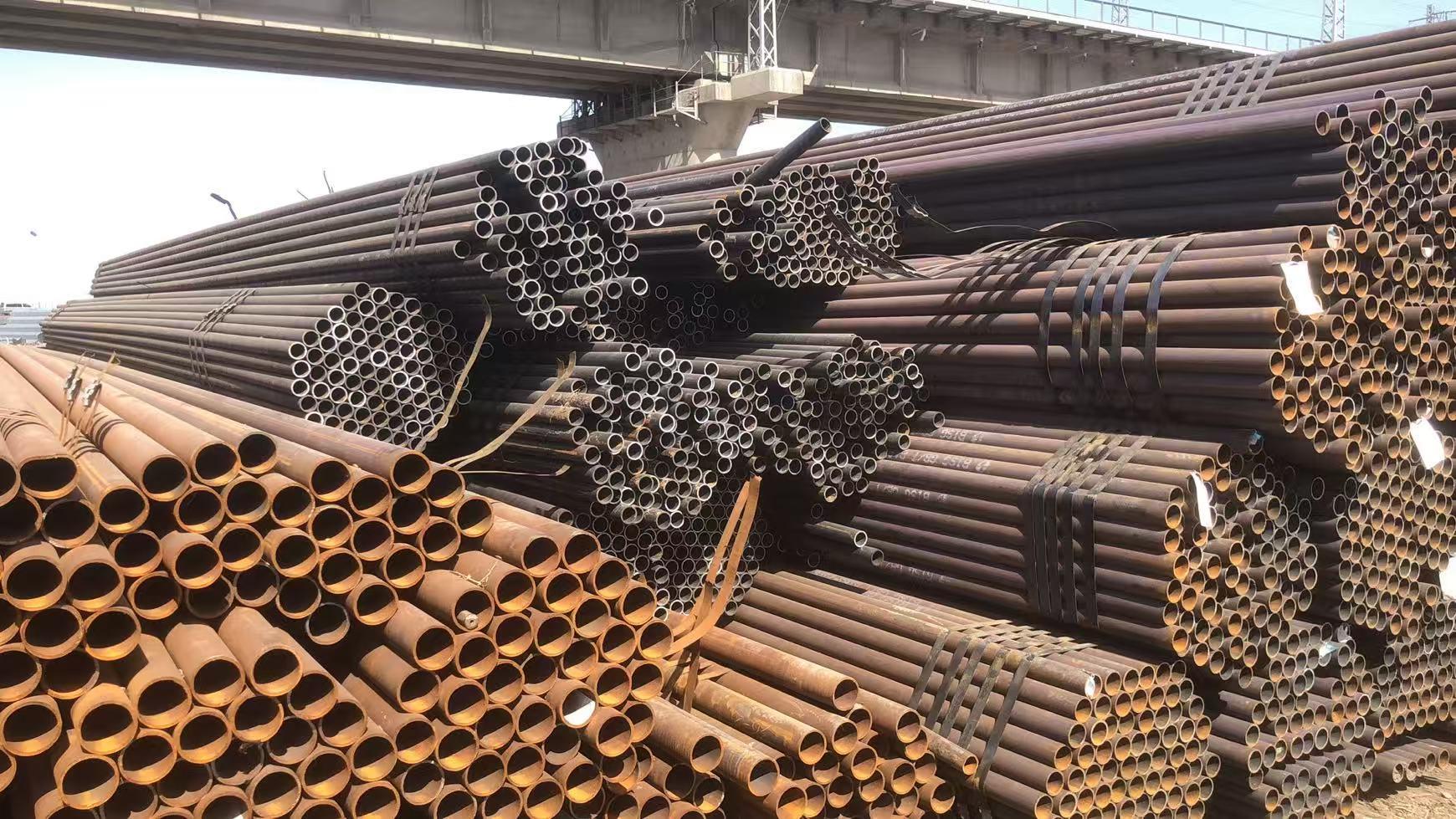 不锈钢槽钢成品堆场