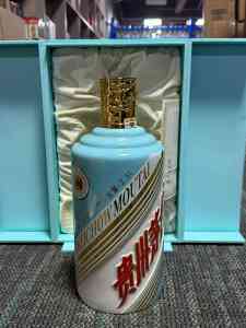 2026年武汉飞天茅台回收门店指南：宏昊酒业透明估价