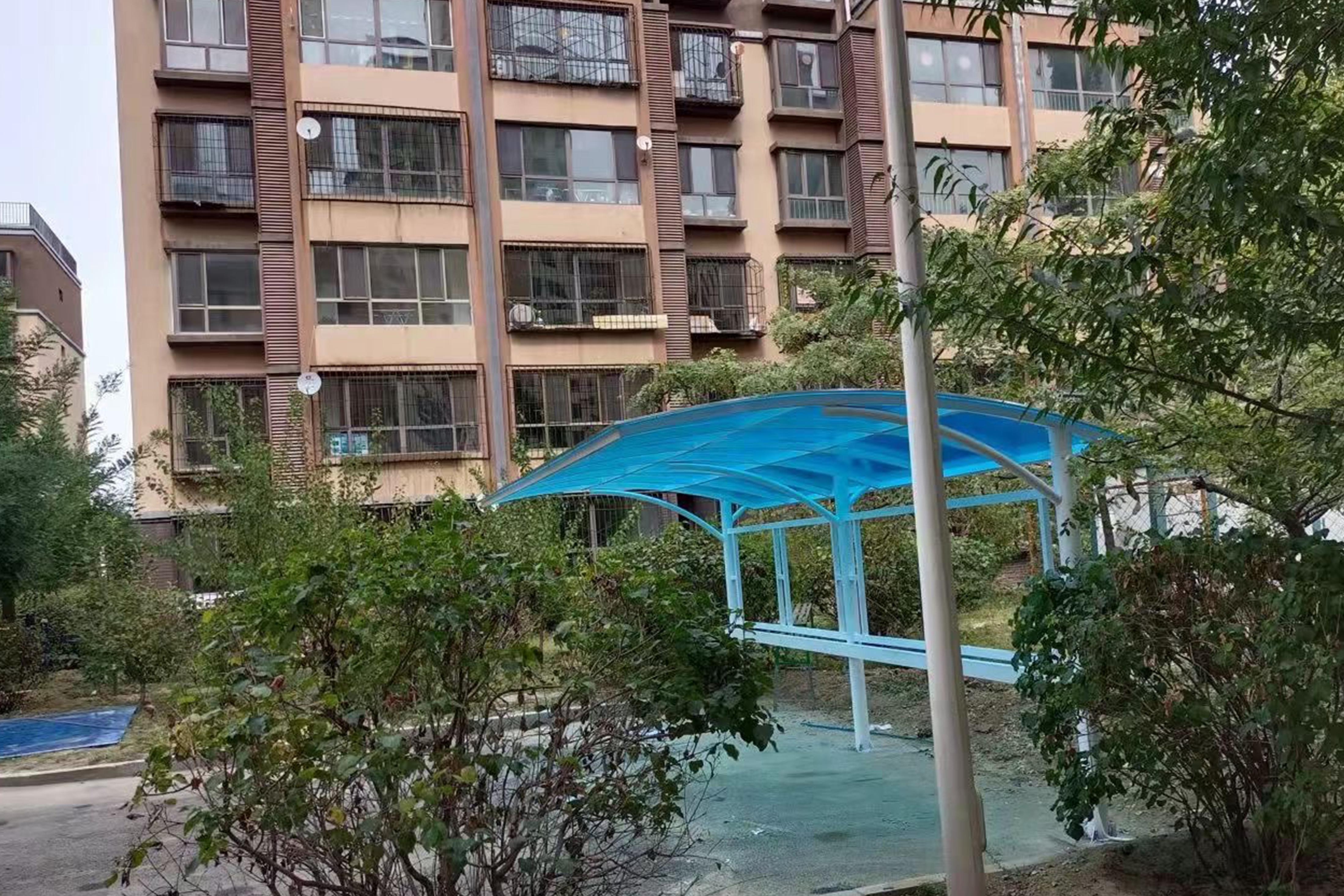 阳光板车库出入口