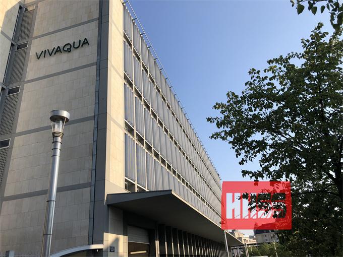 铝合金遮阳格栅完工实景图