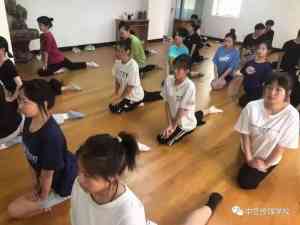 2026年石家庄播音主持艺考培训机构怎么选？中艺广播影视培训实力解析