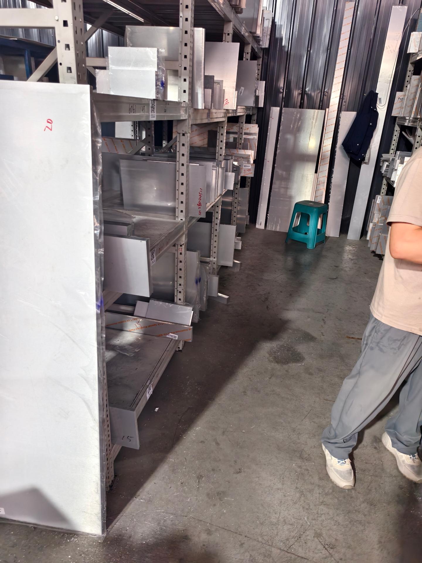 表防玻纤板加工实拍
