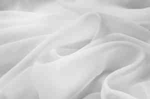 2026年钻石雪纺面料厂家解析:织染一体化源头供应,现货仓储快返交付