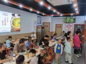 2026年中式快餐加盟怎么选?武太太锅贴500+门店扶持解析